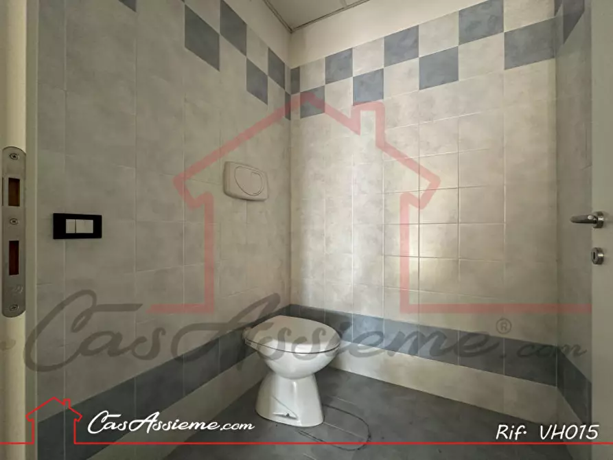 Immagine 6 di Negozio in affitto  a Tombolo