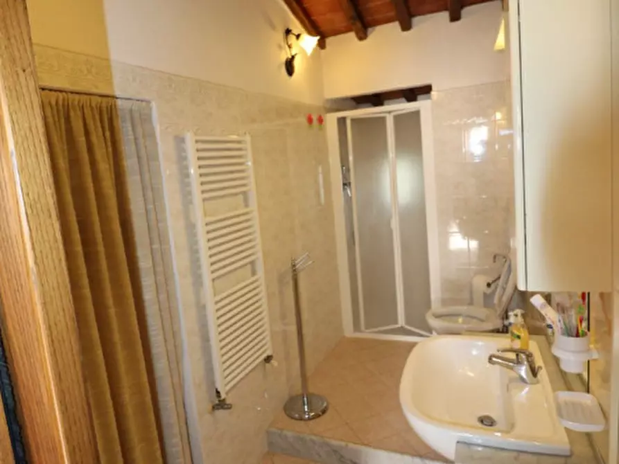 Immagine 7 di Appartamento in vendita  in via di Rendola a Montevarchi