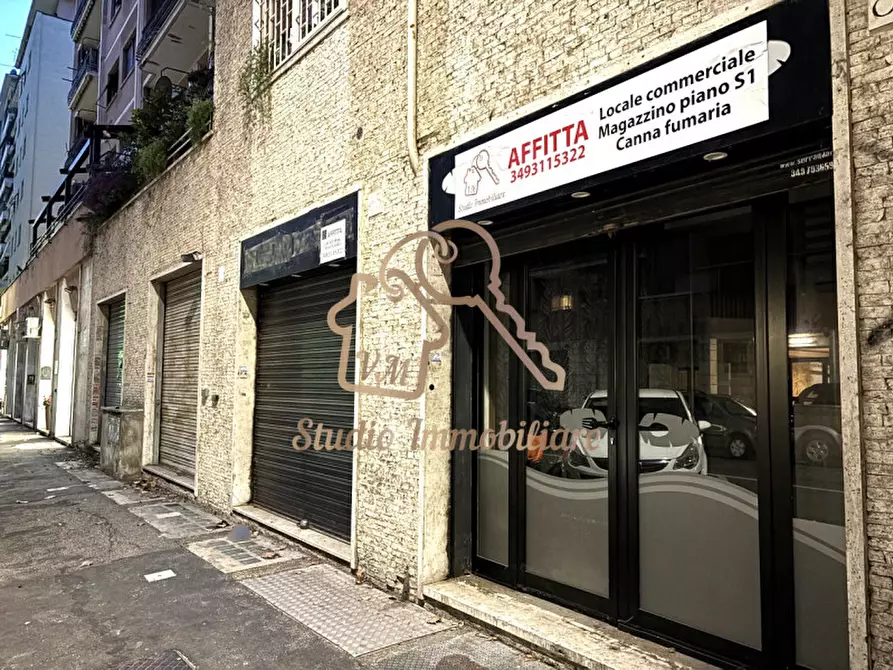 Immagine 1 di Negozio in affitto  in Via Valsassina, 83 a Roma