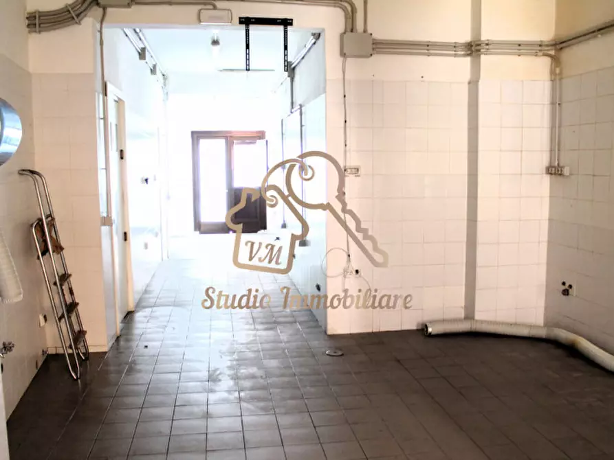 Immagine 3 di Negozio in affitto  in Via Valsassina, 83 a Roma