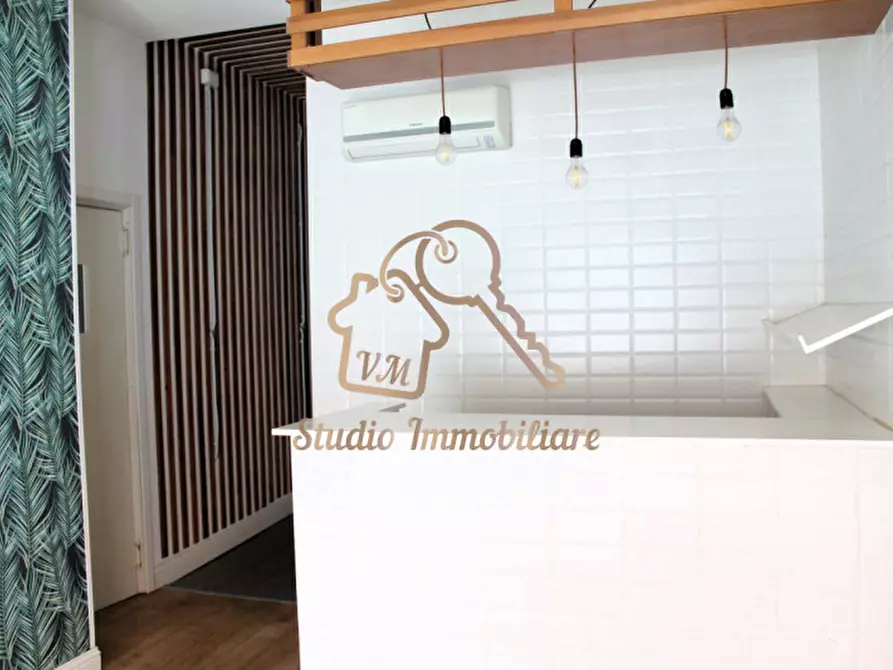 Immagine 7 di Negozio in affitto  in Via Valsassina, 83 a Roma