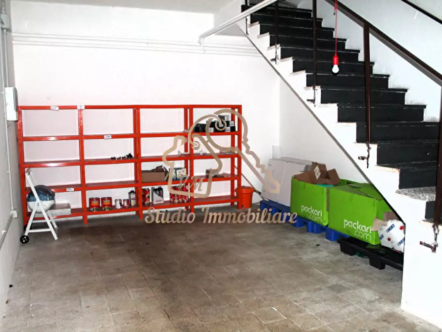 Immagine 14 di Negozio in affitto  in Via Valsassina, 83 a Roma