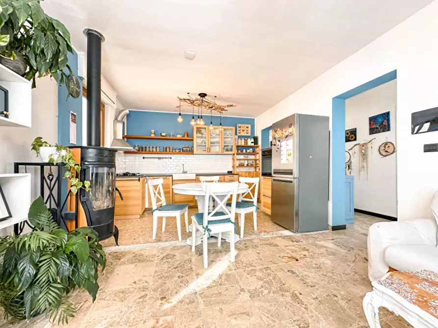 Immagine 1 di Casa bifamiliare in vendita  in VIA FORNACE  CREVACUORE 1 a Crevacuore