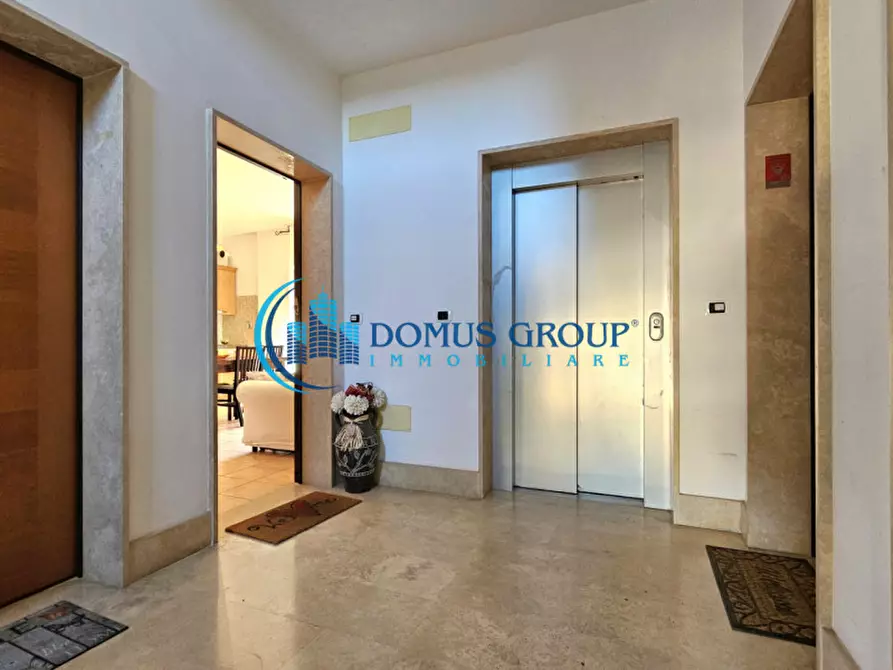 Immagine 3 di Appartamento in vendita  in Via Vergina Tonelli a Roma