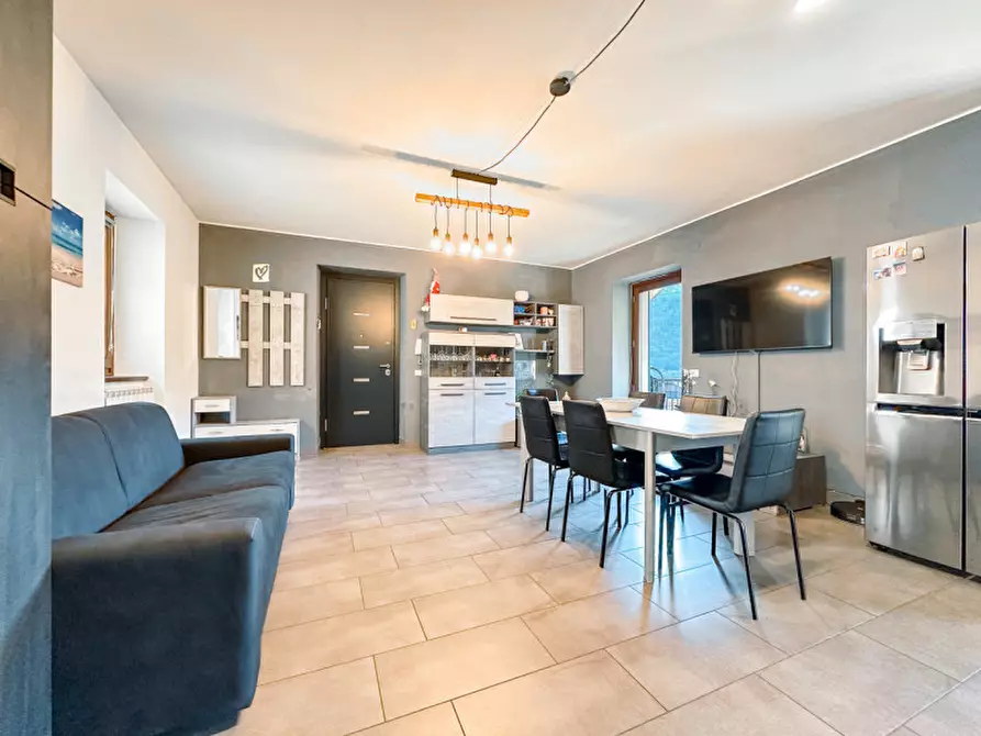 Immagine 1 di Appartamento in vendita  in via per cossogno, 105 a Verbania