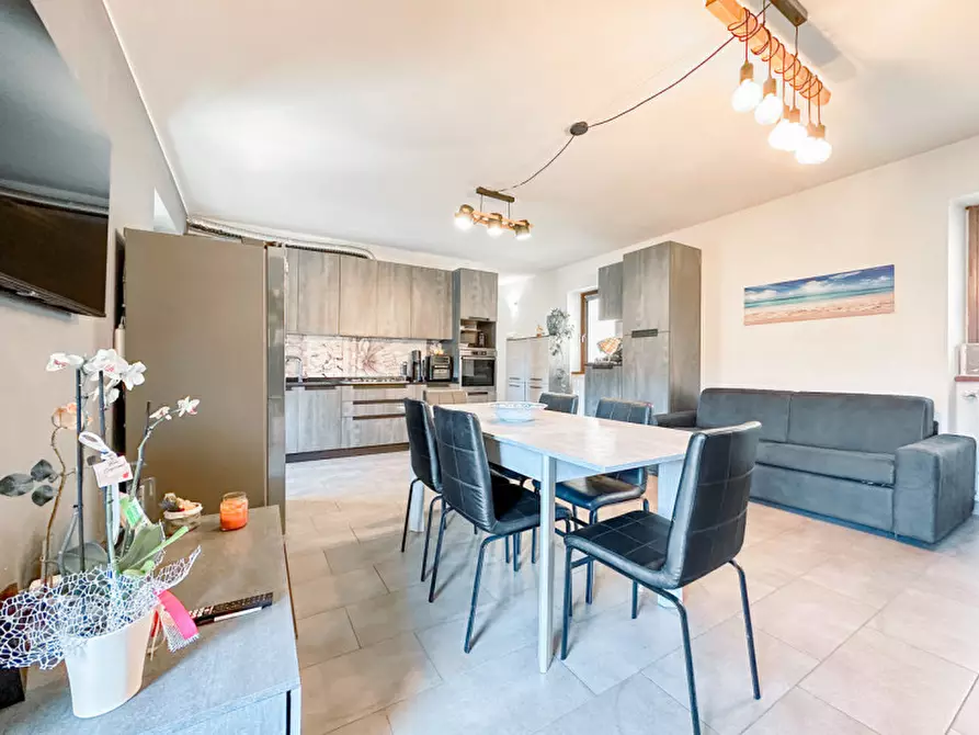 Immagine 3 di Appartamento in vendita  in via per cossogno, 105 a Verbania