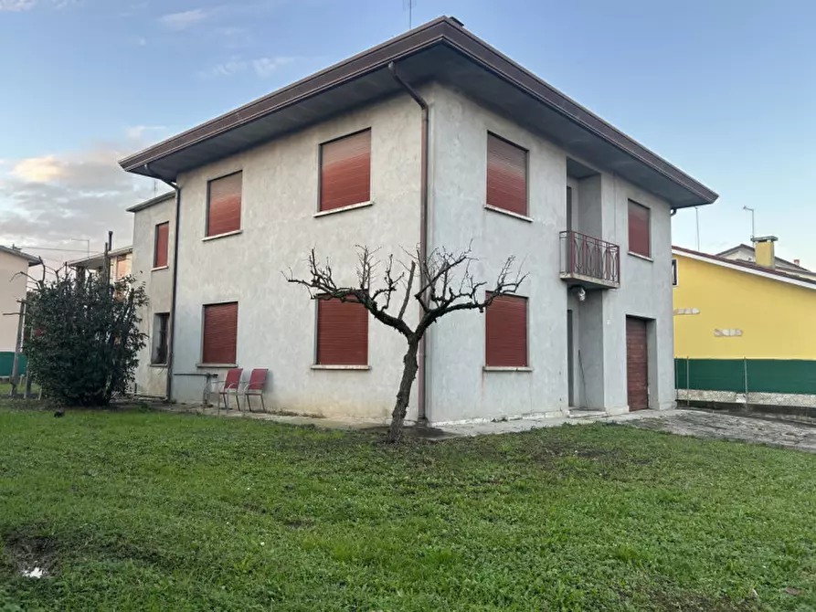 Immagine 2 di Casa indipendente in vendita  in Via Palladio a Mestrino
