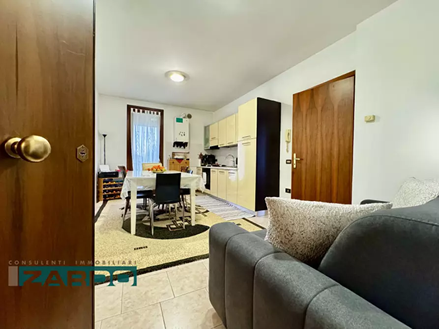 Immagine 1 di Appartamento in vendita  a Loria