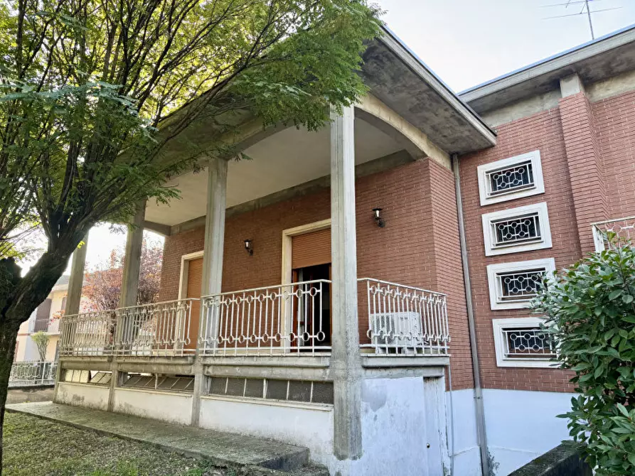 Immagine 18 di Villa in vendita  in via corfu 15 a San Secondo Parmense