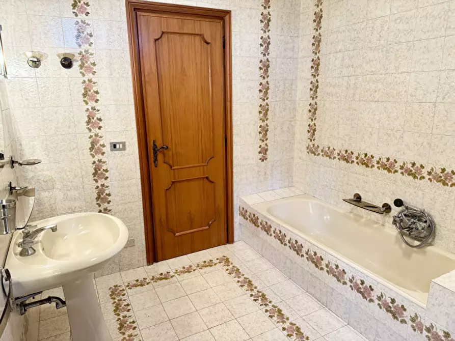 Immagine 44 di Villa in vendita  in via corfu 15 a San Secondo Parmense