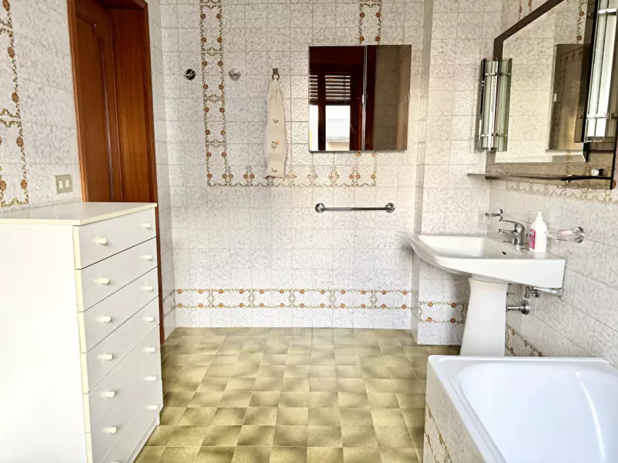 Immagine 58 di Villa in vendita  in via corfu 15 a San Secondo Parmense