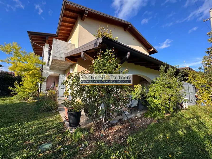 Immagine 1 di Appartamento in vendita  in Via Aldo Moro a Muscoline