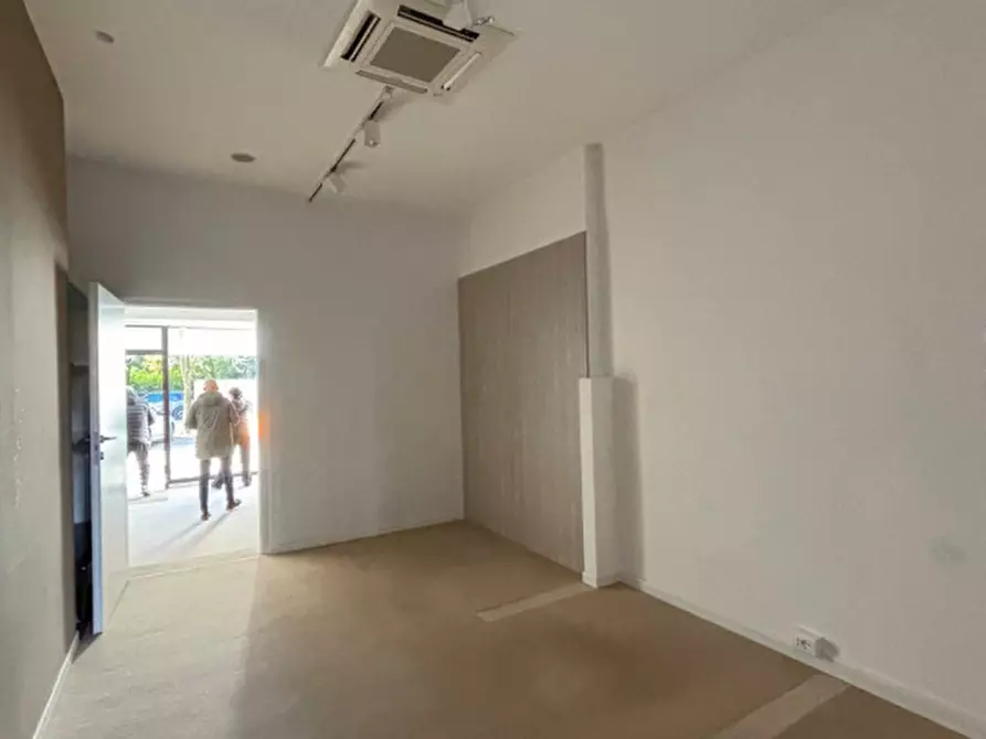 Immagine 6 di Negozio in affitto  in Viale della Vittoria n. 231 a Vittorio Veneto