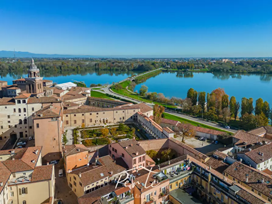 Immagine 25 di Appartamento in vendita  in Via Teatro Vecchio 19 a Mantova