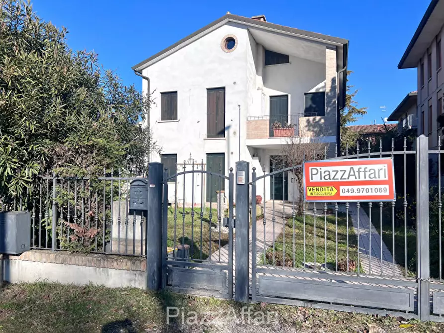 Immagine 1 di Villa in vendita  in Piove di Sacco a Piove Di Sacco