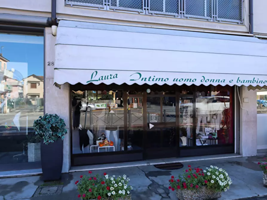 Immagine 1 di Negozio in vendita  in Viale Trieste 284 a Vicenza