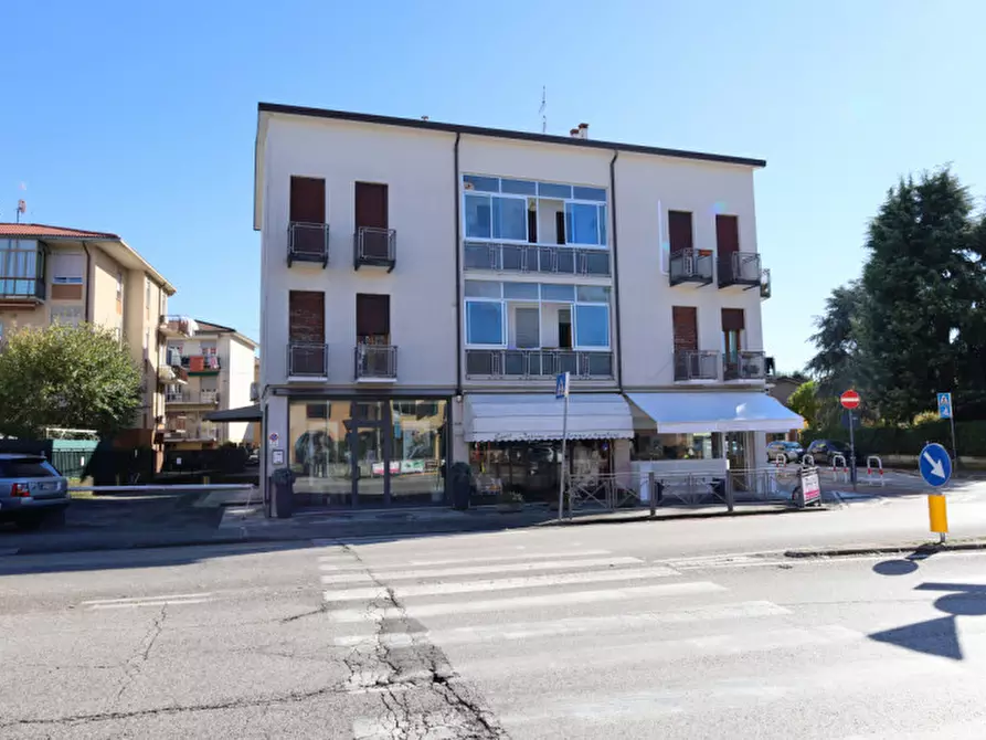 Immagine 4 di Negozio in vendita  in Viale Trieste 284 a Vicenza