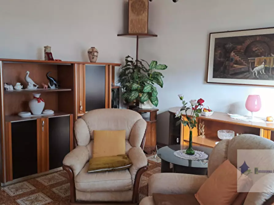 Immagine 13 di Villa in vendita  in Via John Fitzgerald Kennedy a Robecchetto Con Induno