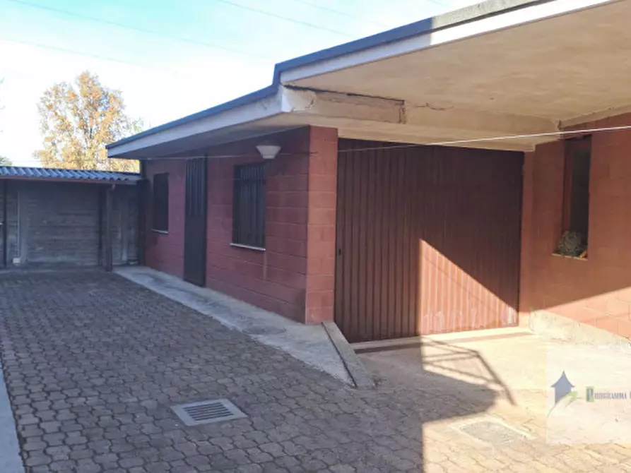 Immagine 21 di Villa in vendita  in Via John Fitzgerald Kennedy a Robecchetto Con Induno