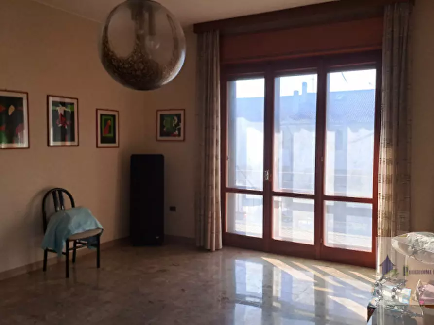 Immagine 30 di Villa in vendita  in Via John Fitzgerald Kennedy a Robecchetto Con Induno