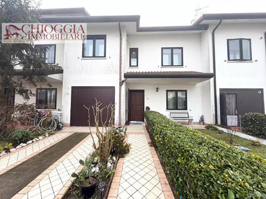 Immagine 1 di Villetta a schiera in vendita  in Via Orti a Rosolina