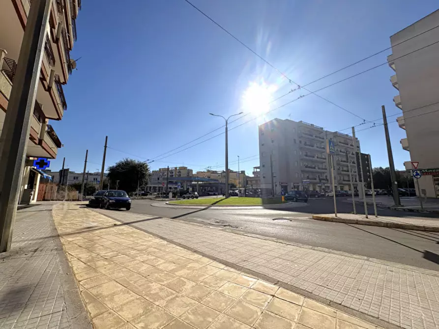 Immagine 2 di Attività commerciale in vendita  in Piazzale Rudiae a Lecce