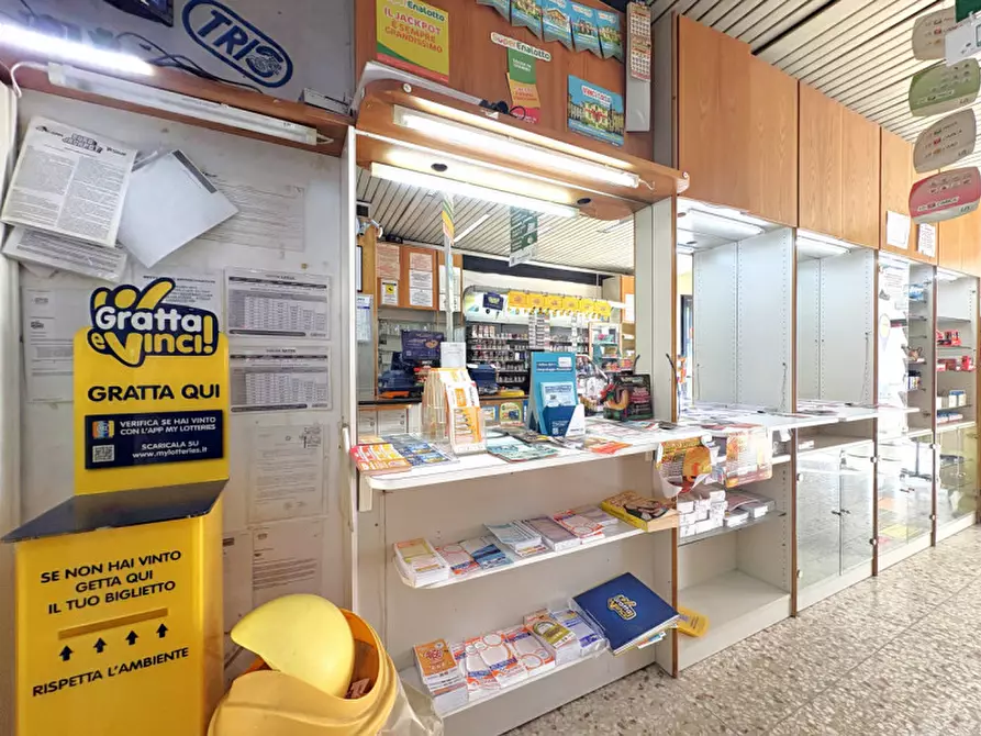 Immagine 8 di Attività commerciale in vendita  in Piazzale Rudiae a Lecce