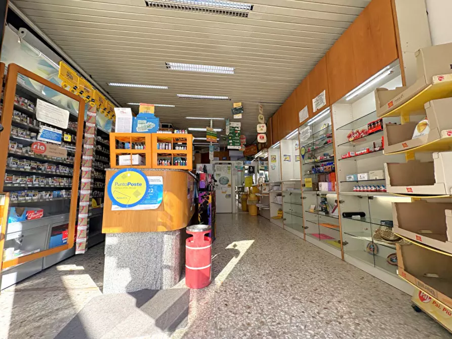 Immagine 18 di Attività commerciale in vendita  in Piazzale Rudiae a Lecce