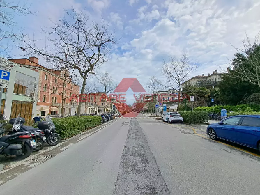 Immagine 1 di Attività commerciale in vendita  in Gran Viale Santa Maria Elisabetta 35 a Venezia