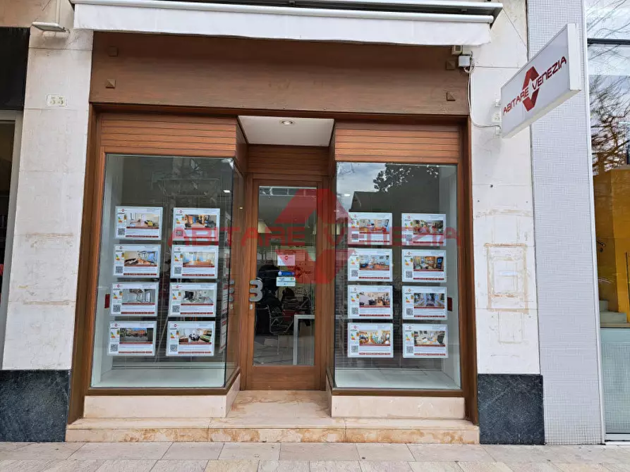 Immagine 3 di Attività commerciale in vendita  in Gran Viale Santa Maria Elisabetta 35 a Venezia