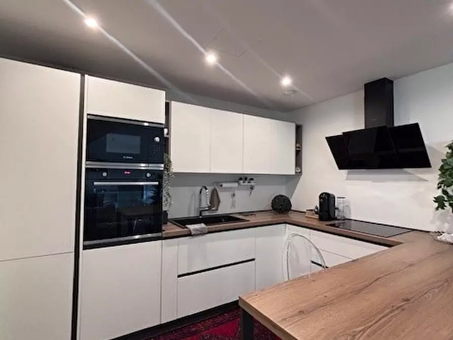 Immagine 8 di Appartamento in vendita  in via Bembo a Padova