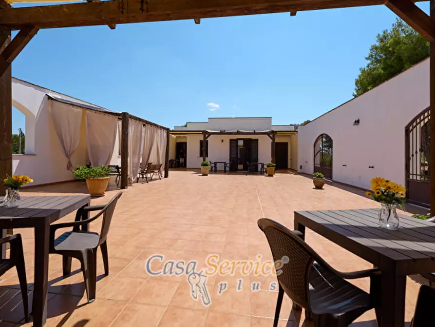 Immagine 11 di Villa in vendita  in Via Contrada Mauri a Sannicola