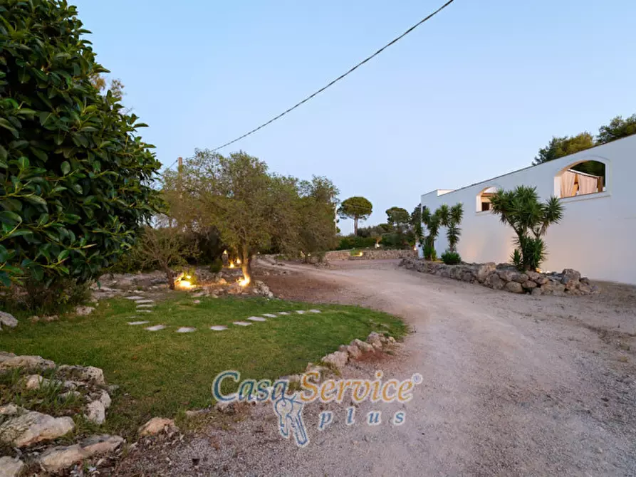 Immagine 36 di Villa in vendita  in Via Contrada Mauri a Sannicola
