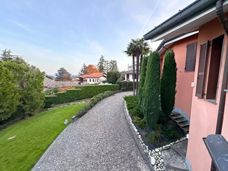 Immagine 2 di Villa in vendita  in Via Mandresca 7 a Inverigo