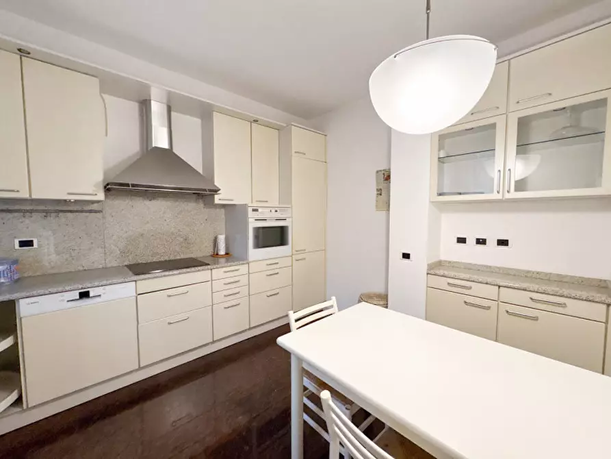 Immagine 11 di Villa in vendita  in Via Mandresca 7 a Inverigo