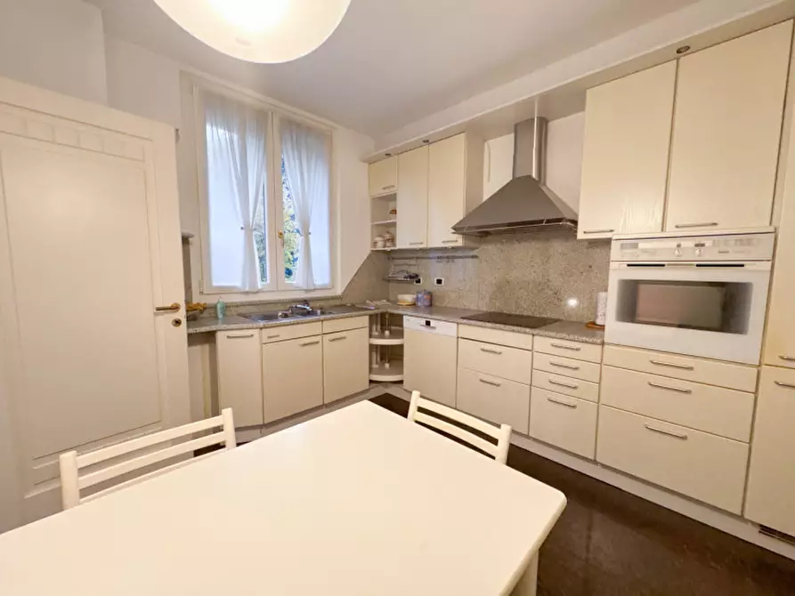 Immagine 12 di Villa in vendita  in Via Mandresca 7 a Inverigo