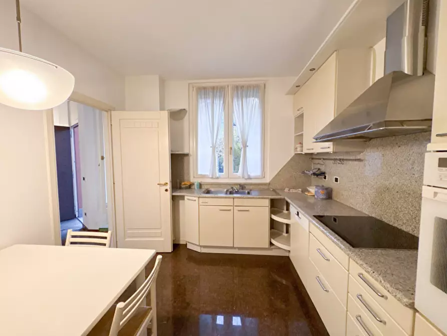 Immagine 12 di Villa in vendita  in Via Mandresca 7 a Inverigo