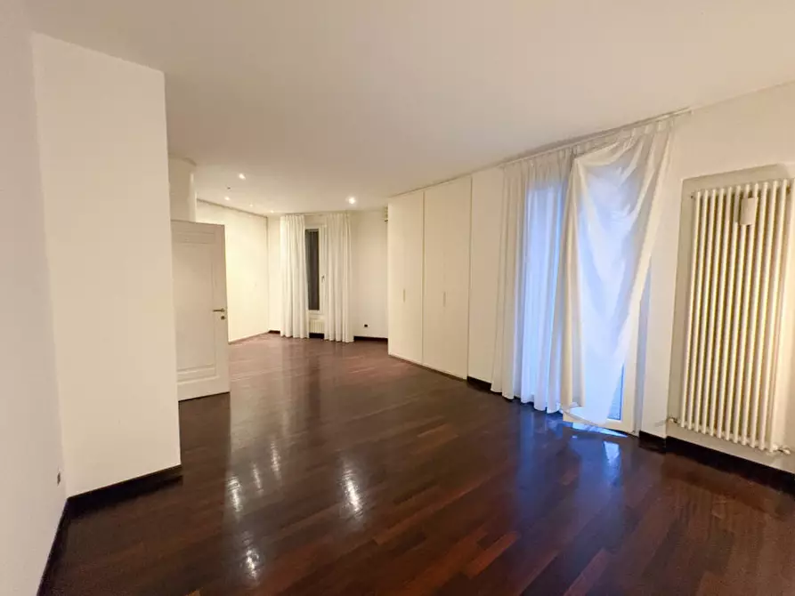 Immagine 15 di Villa in vendita  in Via Mandresca 7 a Inverigo