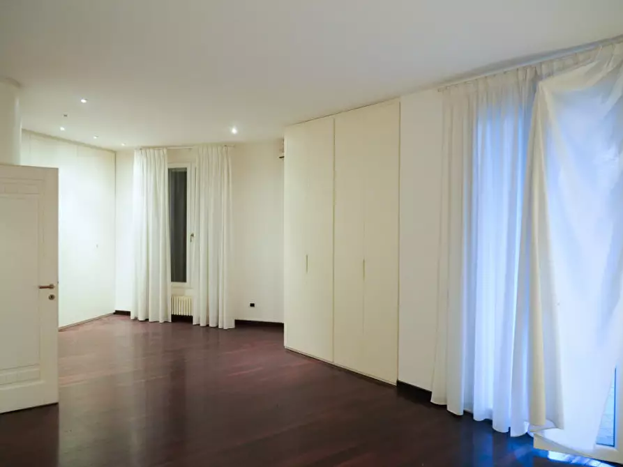 Immagine 17 di Villa in vendita  in Via Mandresca 7 a Inverigo