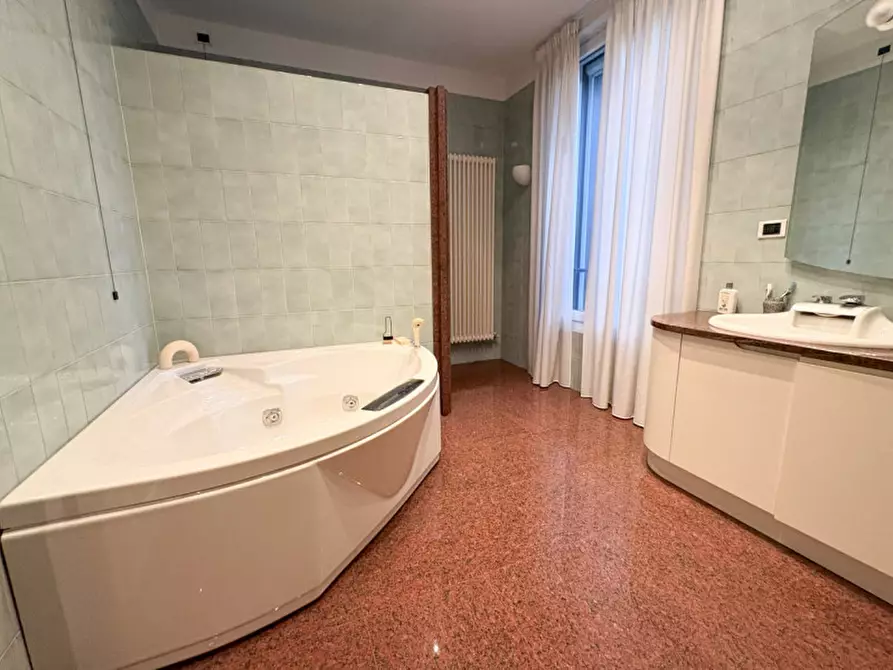 Immagine 25 di Villa in vendita  in Via Mandresca 7 a Inverigo