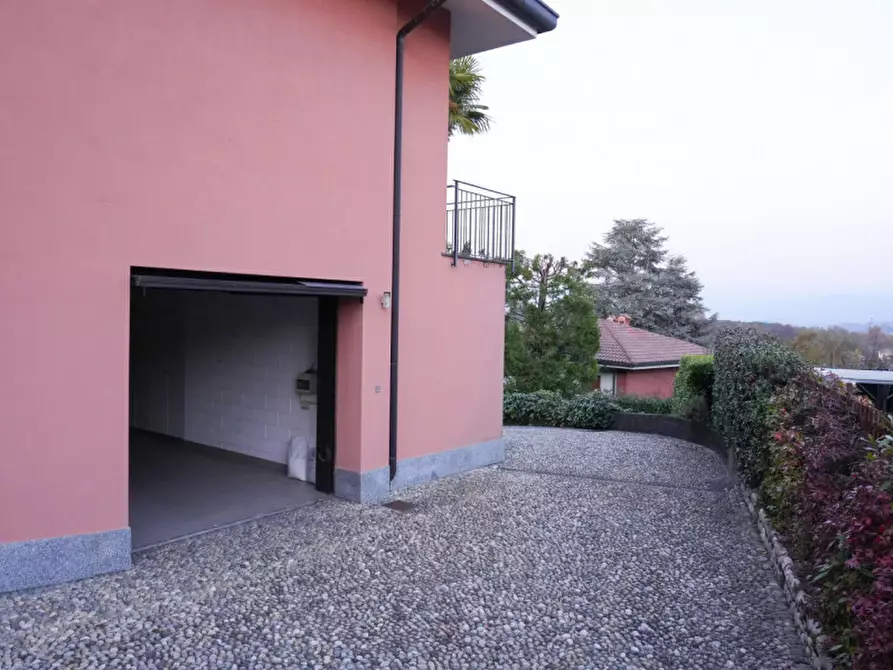 Immagine 26 di Villa in vendita  in Via Mandresca 7 a Inverigo