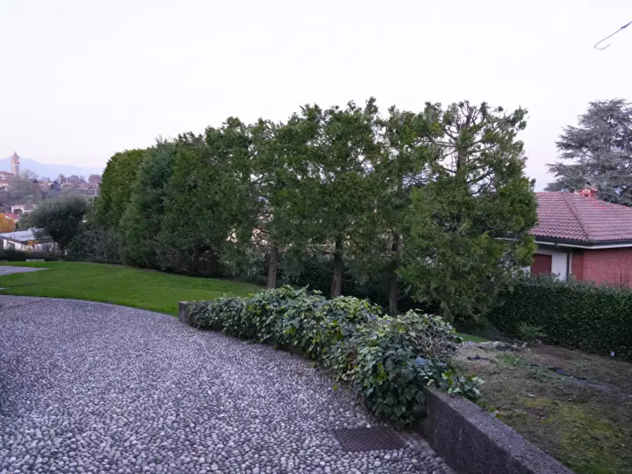 Immagine 30 di Villa in vendita  in Via Mandresca 7 a Inverigo