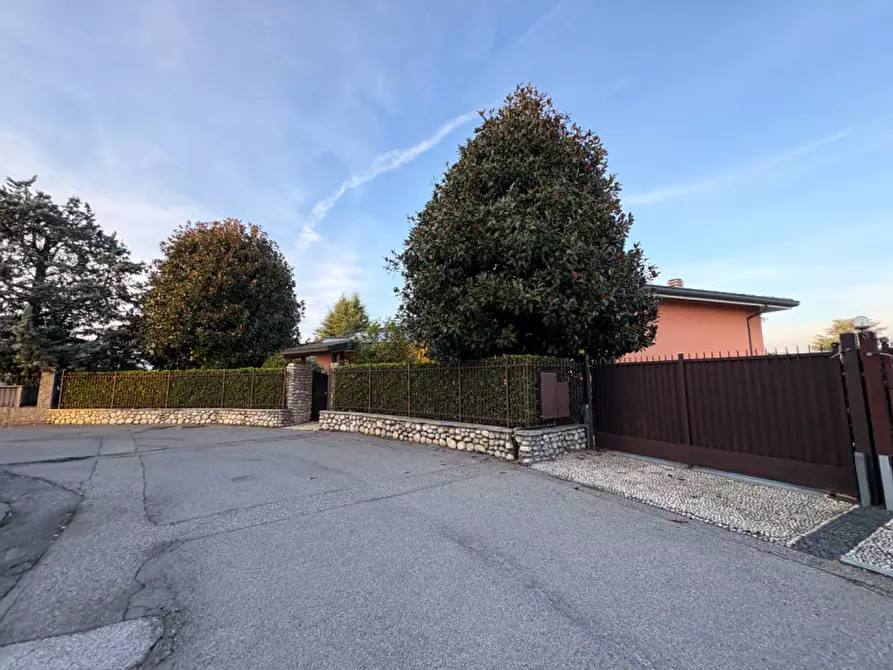 Immagine 35 di Villa in vendita  in Via Mandresca 7 a Inverigo