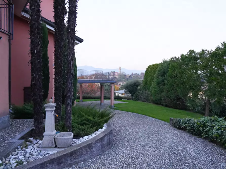 Immagine 37 di Villa in vendita  in Via Mandresca 7 a Inverigo