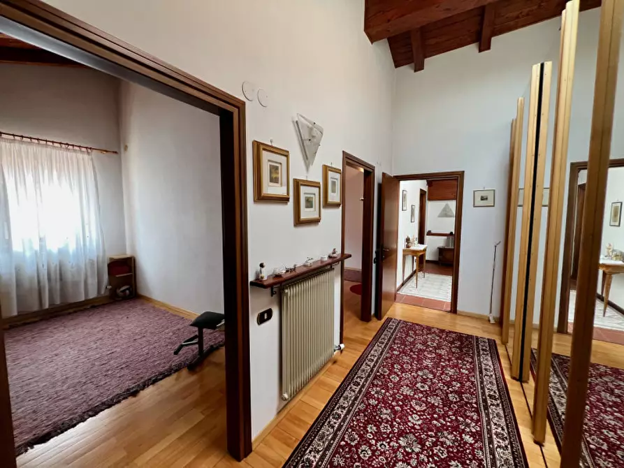 Immagine 16 di Villa in vendita  in piazza t. Sontacchi a Trento