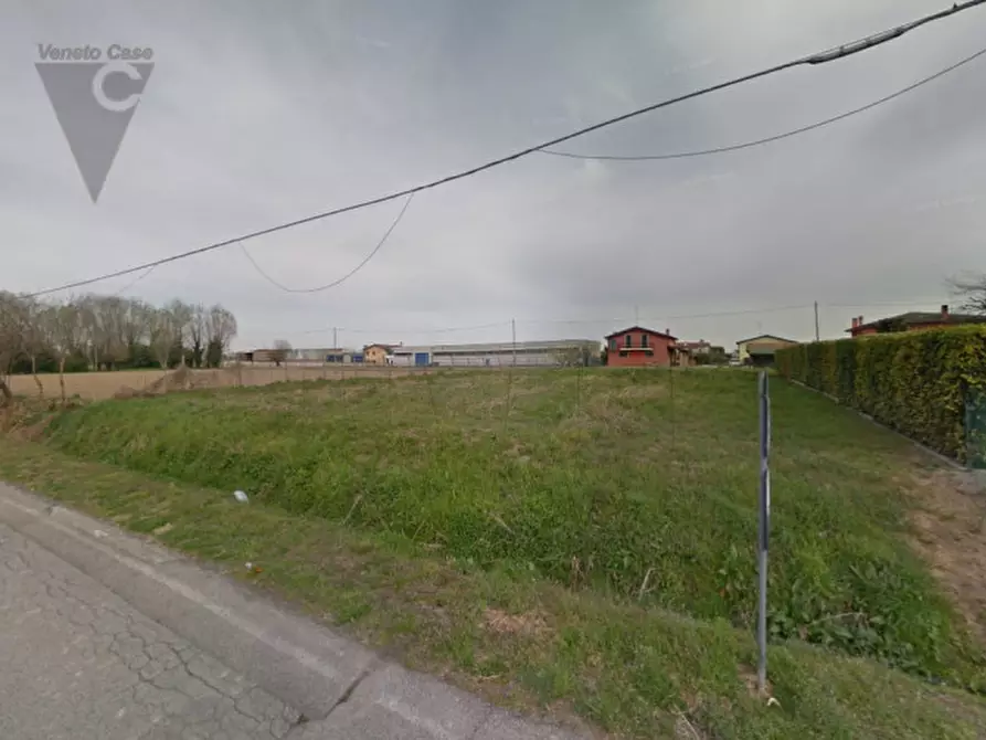 Immagine 10 di Terreno in vendita  a Legnaro