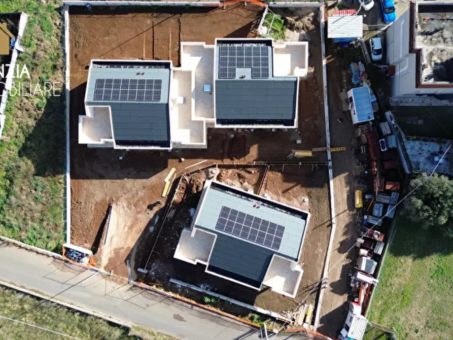 Immagine 2 di Casa bifamiliare in vendita  in via del tufello a Aprilia