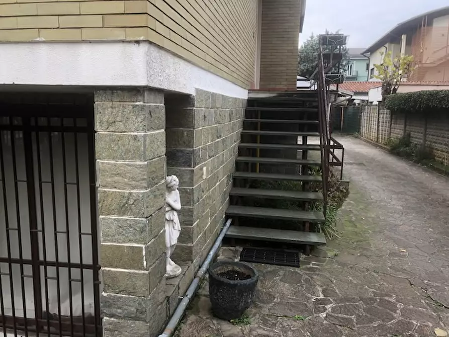 Immagine 5 di Casa indipendente in vendita  in Via Camillo Benso Conte di Cavour a Paderno Dugnano