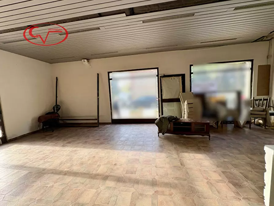 Immagine 4 di Negozio in affitto  in Castelfranco a Castelfranco Piandiscò