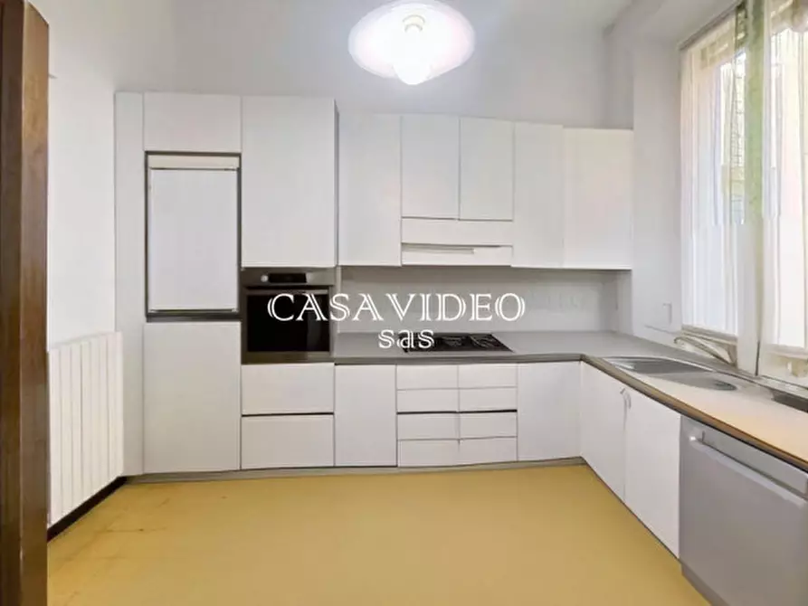 Immagine 10 di Appartamento in vendita  a Modena